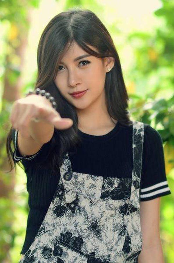 红帘之后